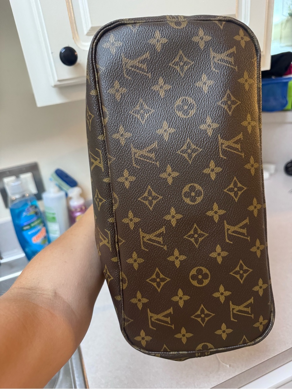 Louis Vuitton Neverfull MM Monogram Tote with Pouch - Picture 6 of 6
